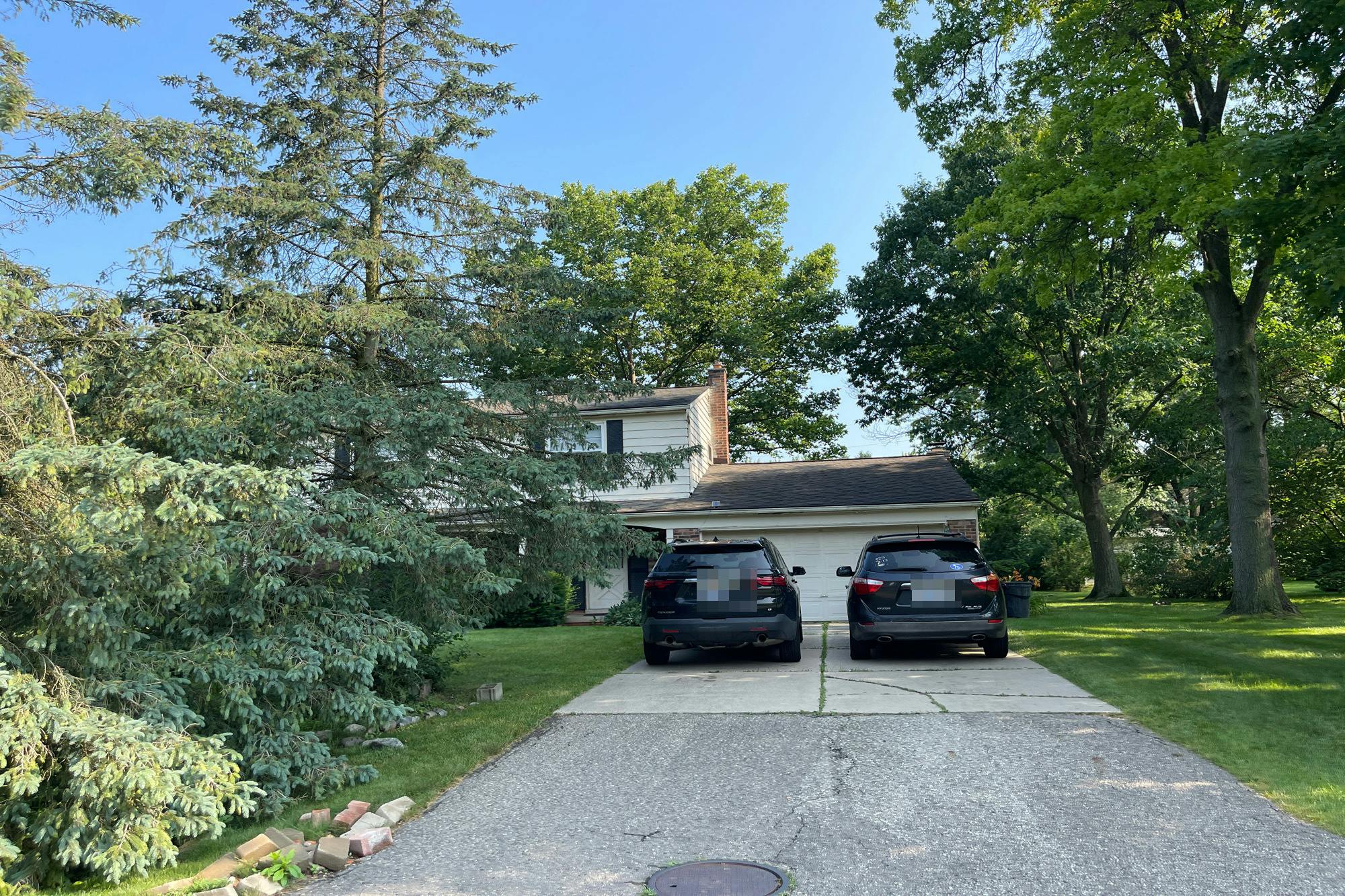 Oxford Dr, Troy, MI 48084