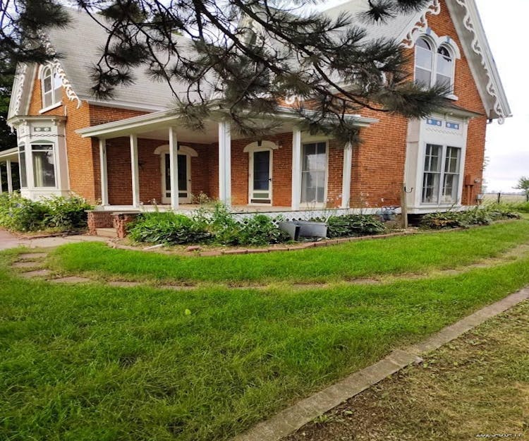 301 3rd Ave Stanwood, IA 52337, Cedar County