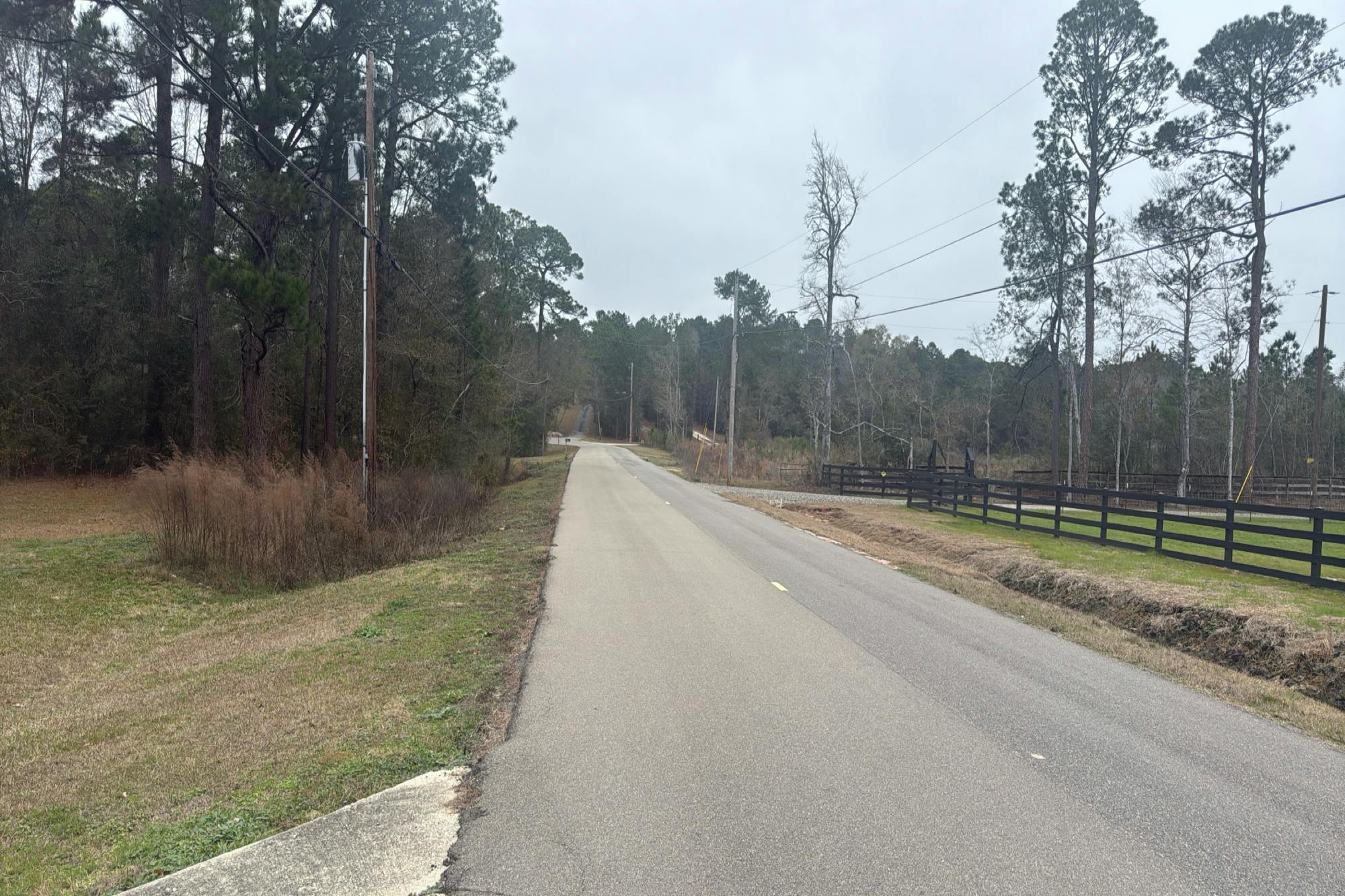 Lakeside Dr, Carriere, MS 39426