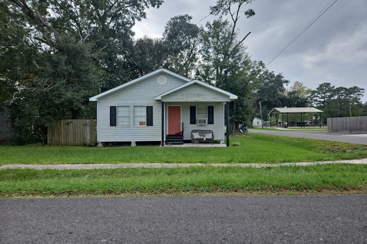 500 4th St Duson, LA 70529, Lafayette County