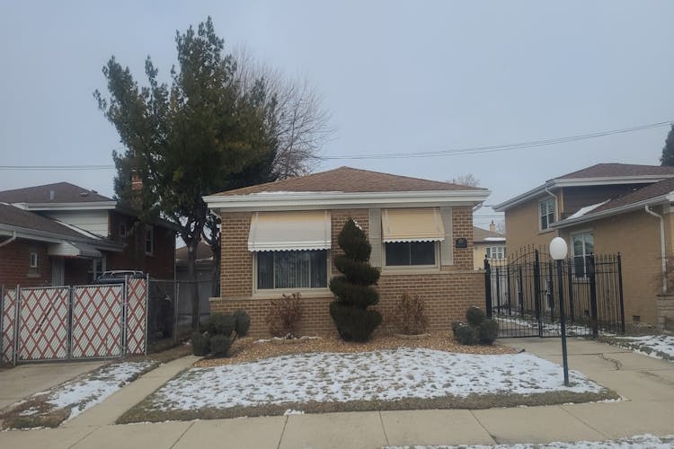 2714 West Seipp Chicago, IL 60652, Cook County