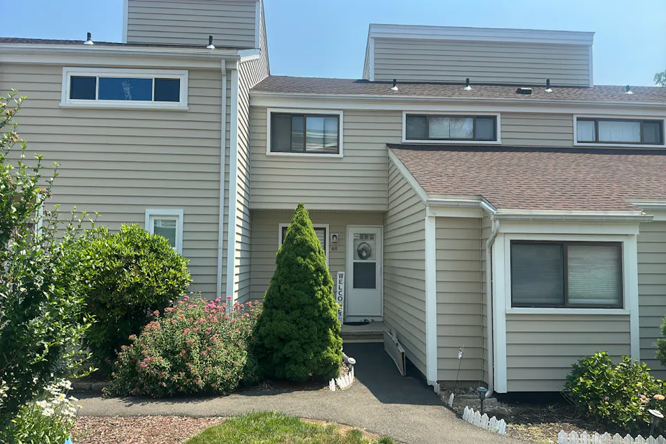 48 Monticello Dr Branford, CT 06405, New Haven County