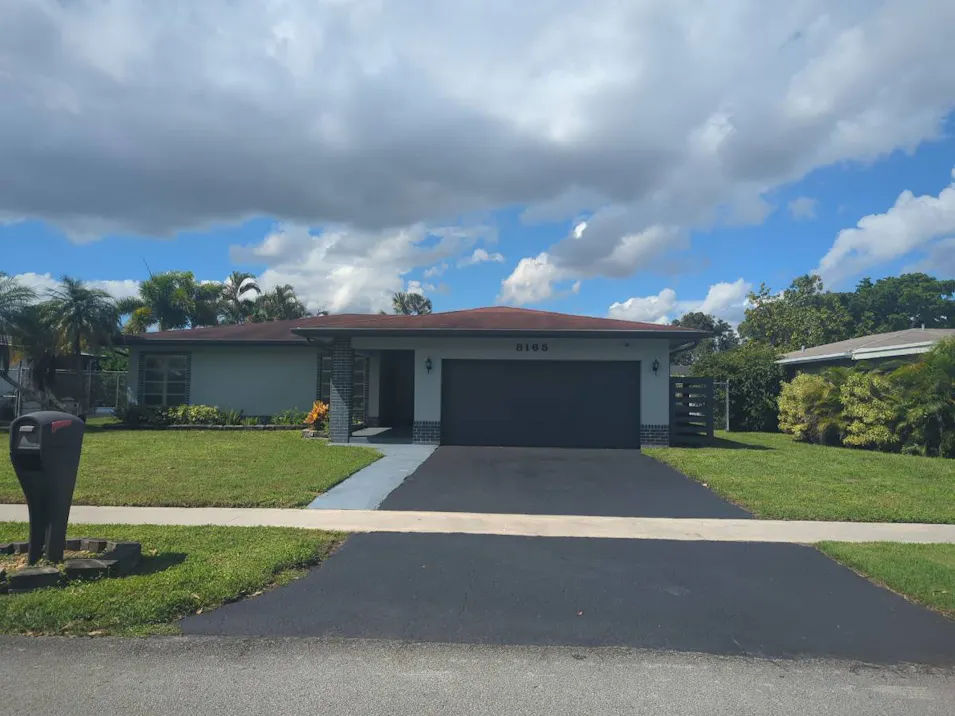 8165 NW 66th Terr Tamarac, FL 33321, Broward County