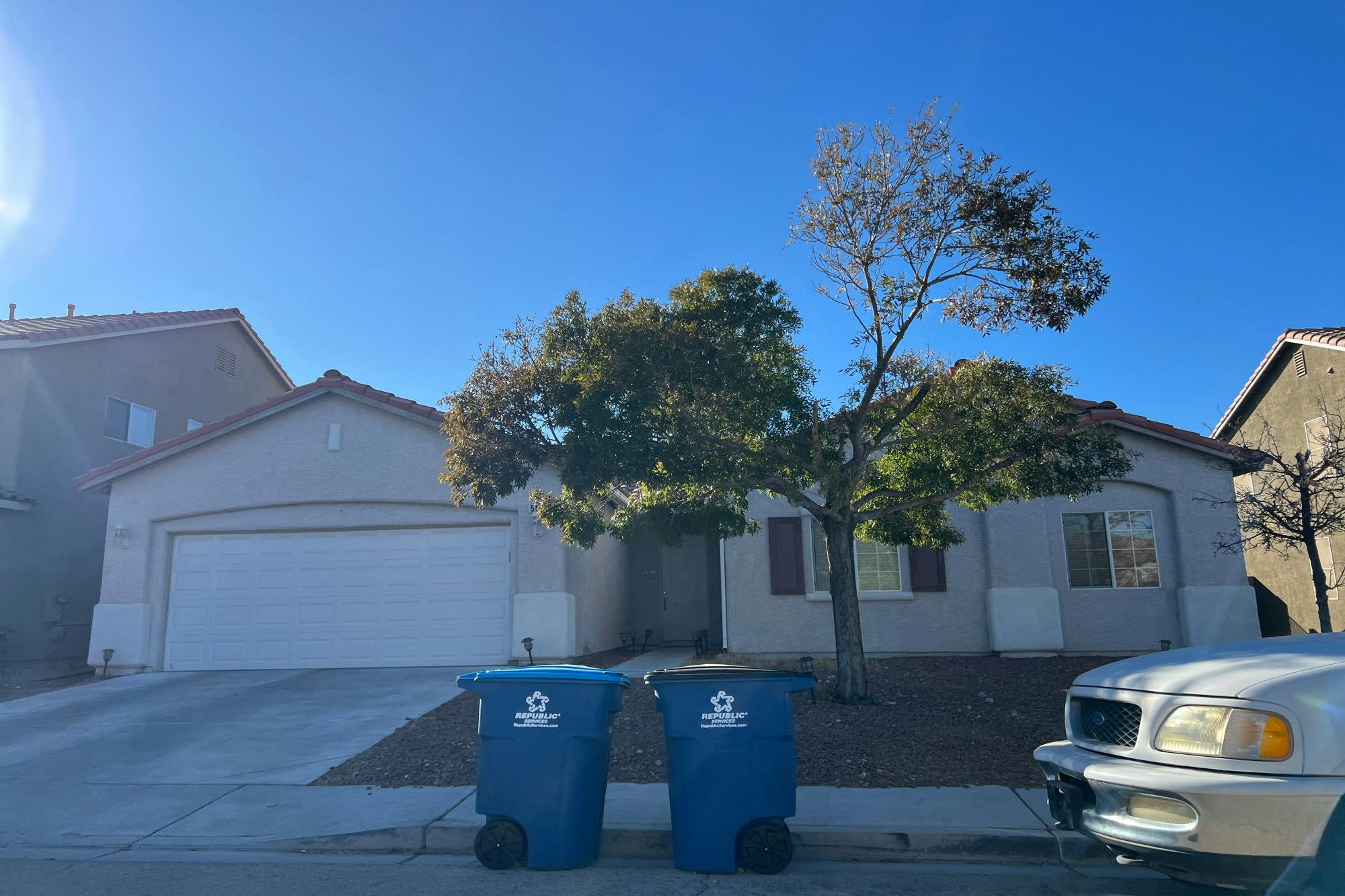 Artesia Lake Ct, Las Vegas, NV 89118