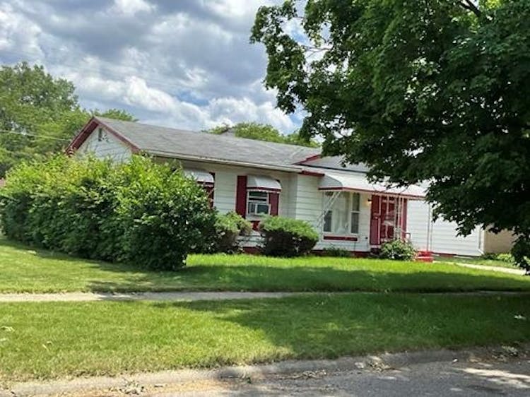 6506 Belltree Ln Flint, MI 48504, Genesee County