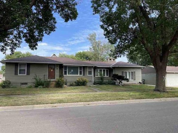 404 8th St Brewster, MN 56119, Nobles County