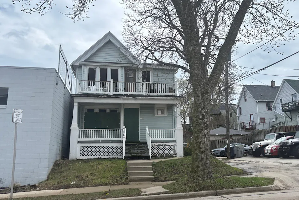 2360a S Burrell St Milwaukee, WI 53207, Milwaukee County