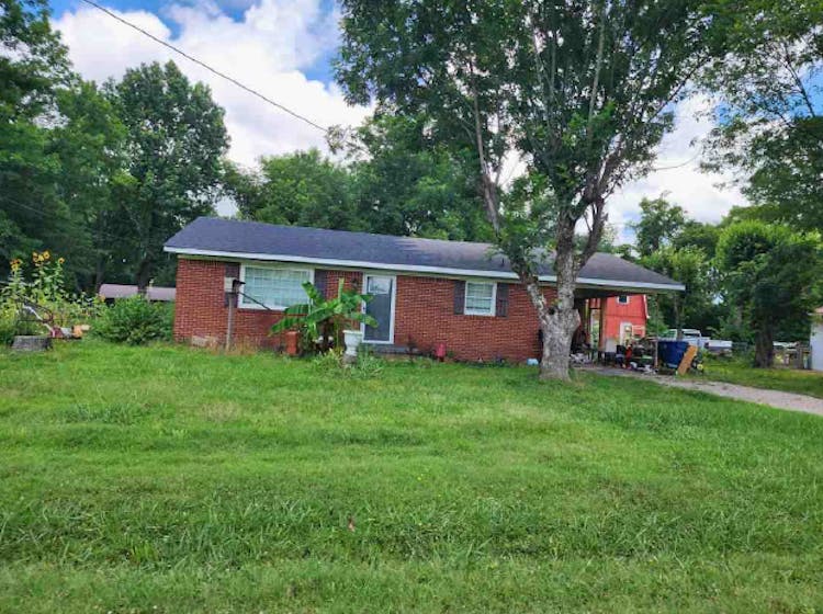 225 Plainview Dr Savannah, TN 38372, Hardin County