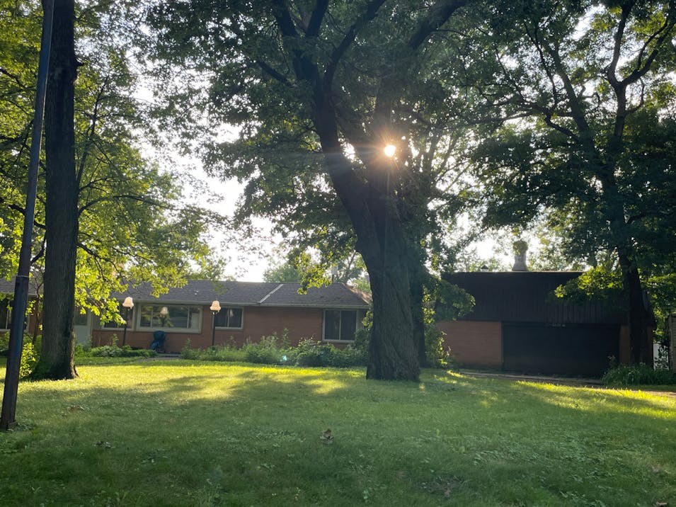 552 Granada Ave N Saint Paul, MN 55128, Washington County