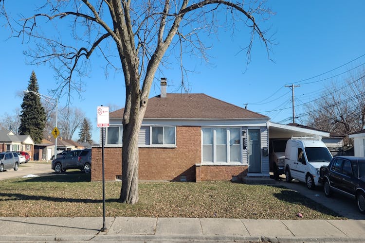 4681 West 82nd Street Chicago, IL 60652, Cook County
