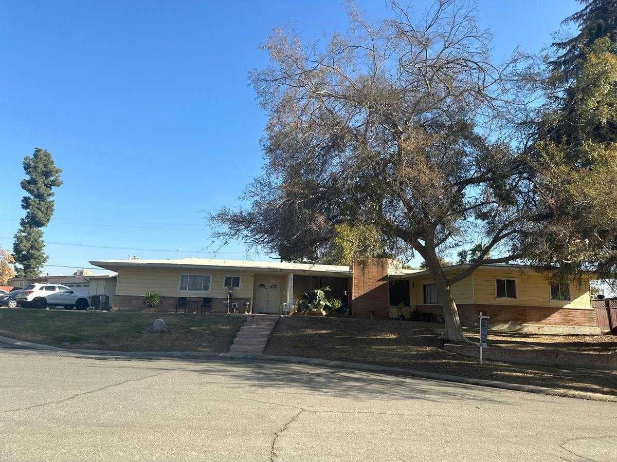 Crestmont Dr, Bakersfield, CA 93306 #1