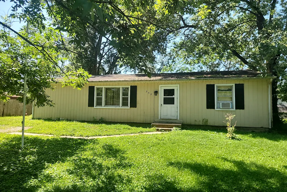 532 Pembroke Dr Belleville, IL 62223, St. Clair County