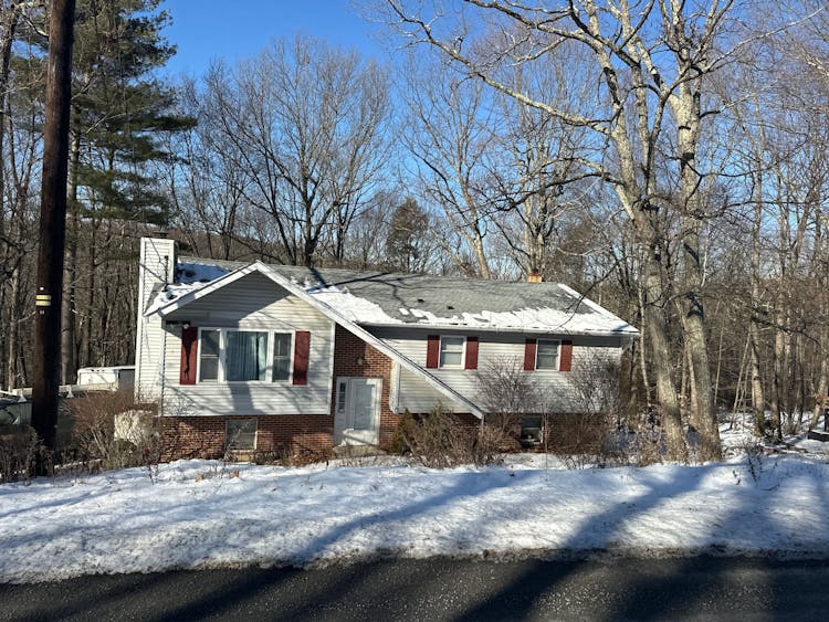 197 Faber Circle Tannersville, PA 18372, Monroe County