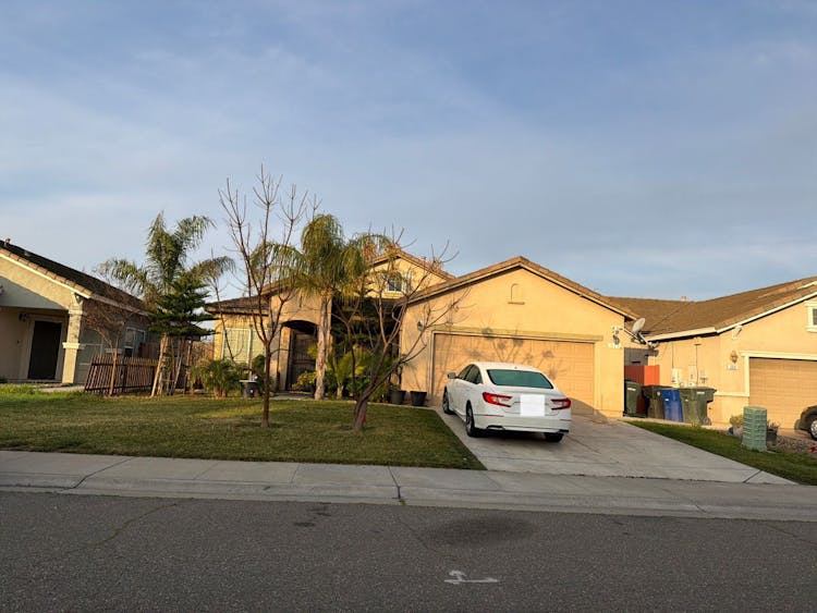 570 Summer Garden Way Sacramento, CA 95833, Sacramento County