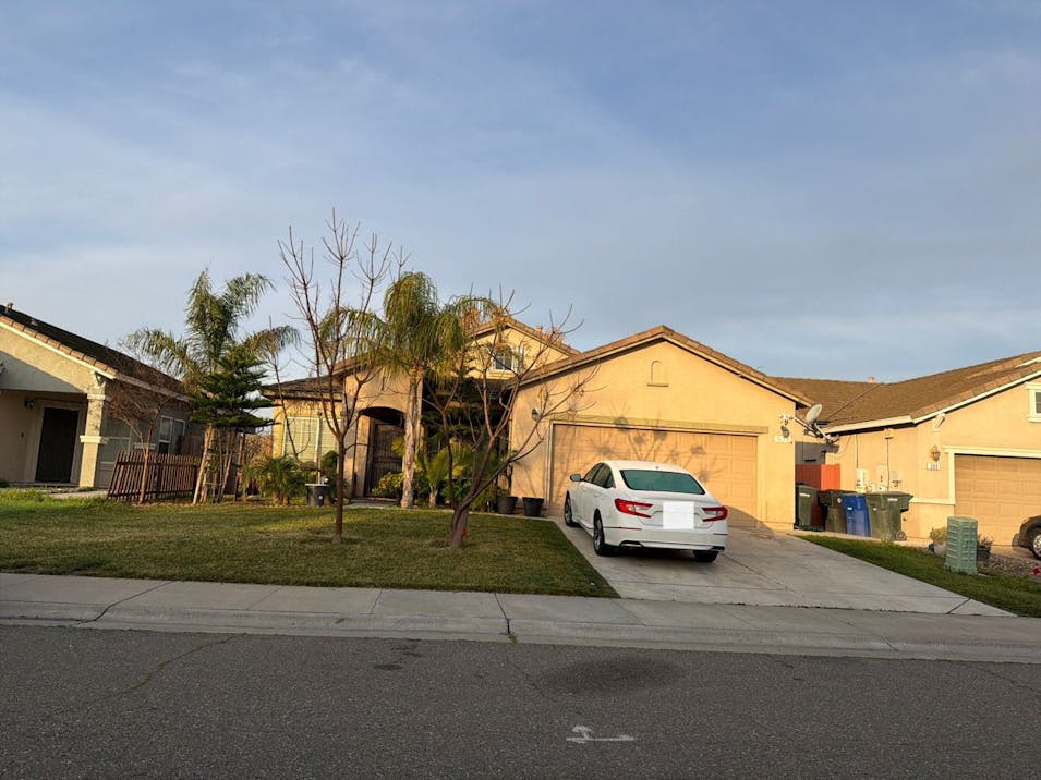 570 Summer Garden Way Sacramento, CA 95833, Sacramento County