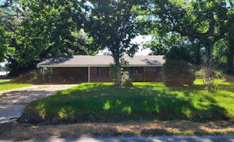 720 Live Oak Street Sulphur, LA 70663, Calcasieu County