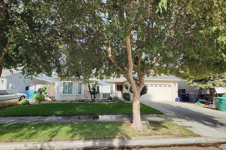 168 E Gibson Ave Reedley, CA 93654, Fresno County