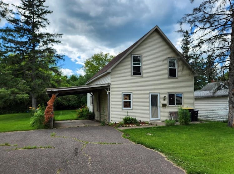 613 14th Ave East Ashland, WI 54806, Ashland County