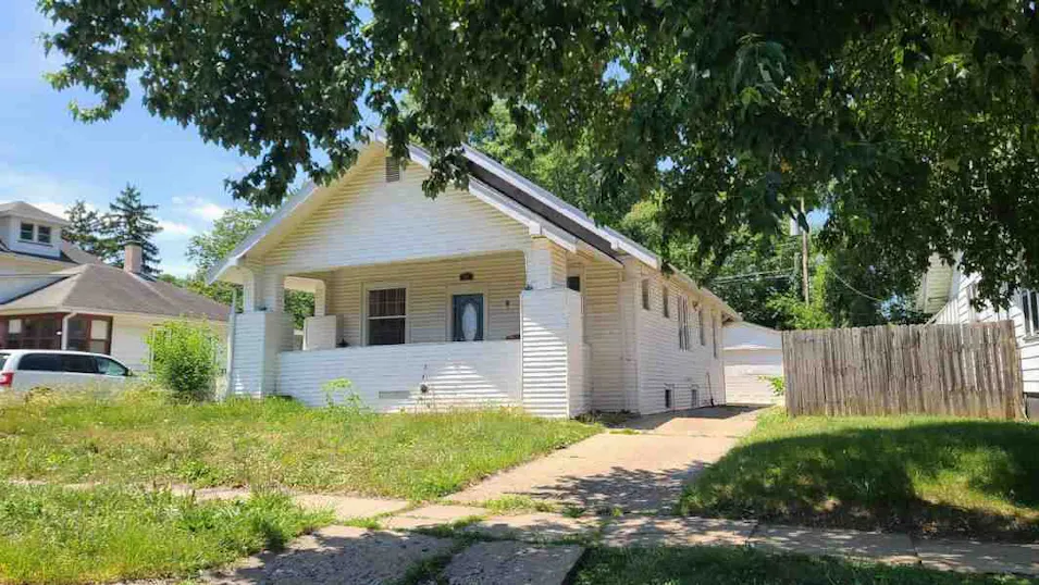 909n 4th St Pekin, IL 61554, Tazewell County