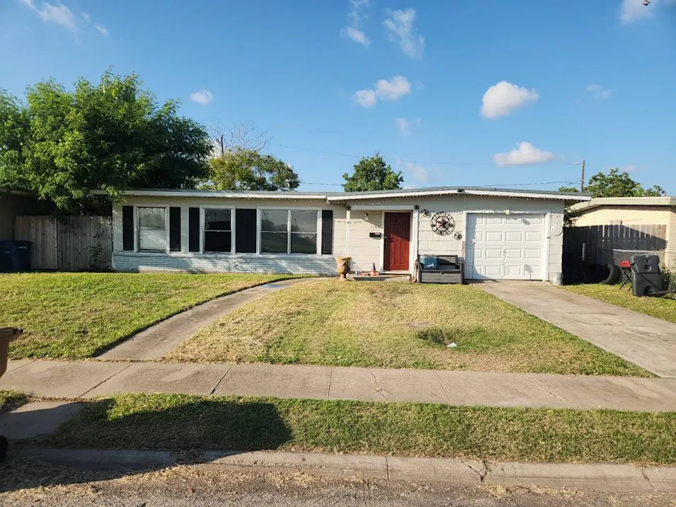 3705 Lamont St Corpus Christi, TX 78415, Nueces County