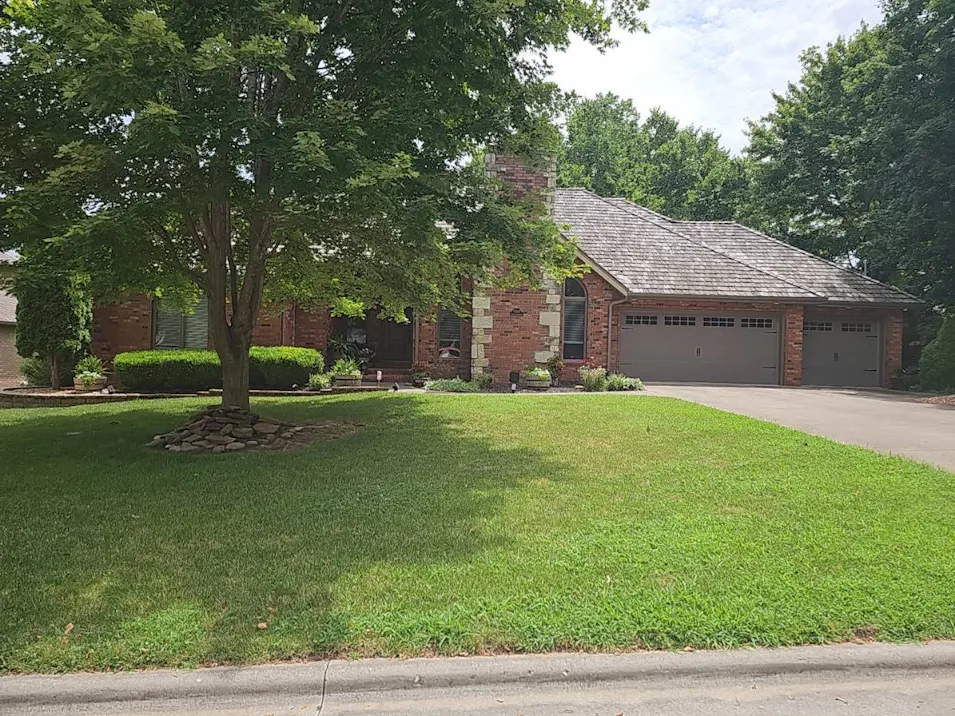 5060 S Greenbriar Ave Springfield, MO 65804, Greene County