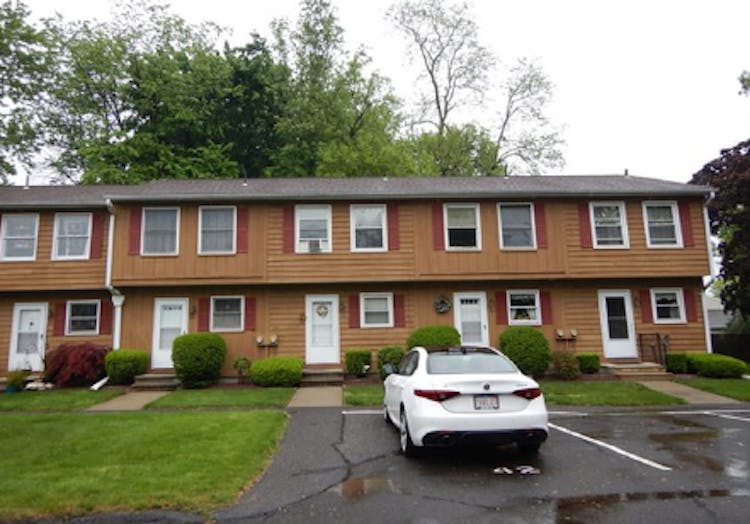 343 Chicopee St Apt 42 Chicopee, MA 01013, Hampden County