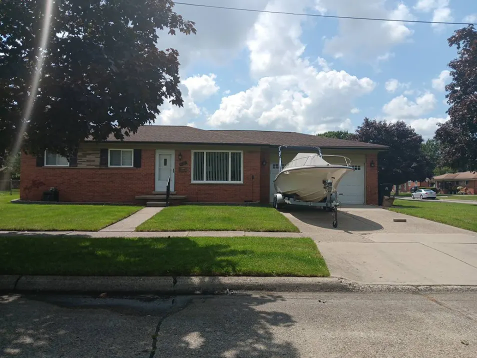 32329 Susilane St Roseville, MI 48066, Macomb County