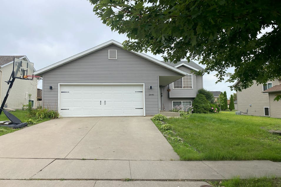 2695 Oshkosh Ln NW Rochester, MN 55901, Olmsted County