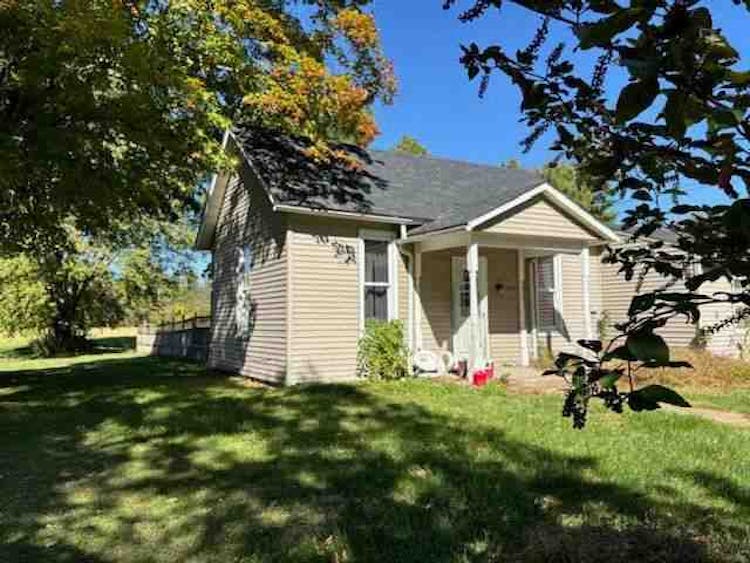 508 W 3rd St, Vermont, IL 61484, McDonough County | Auction.com