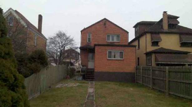Marigold St, Homestead, PA 15120