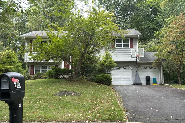 59 Brooklawn Dr East Windsor, NJ 08520, Mercer County