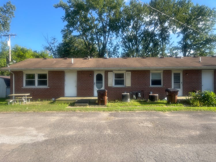 12940 Matthews St Carleton, MI 48117, Monroe County