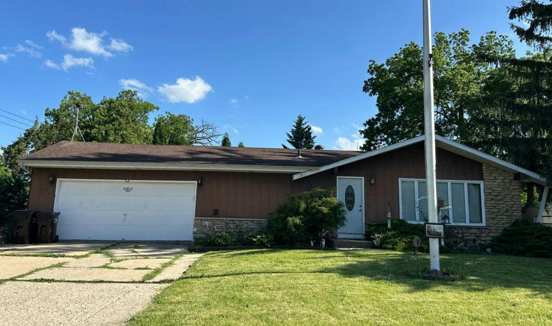 South St, Richmond, IL 60071