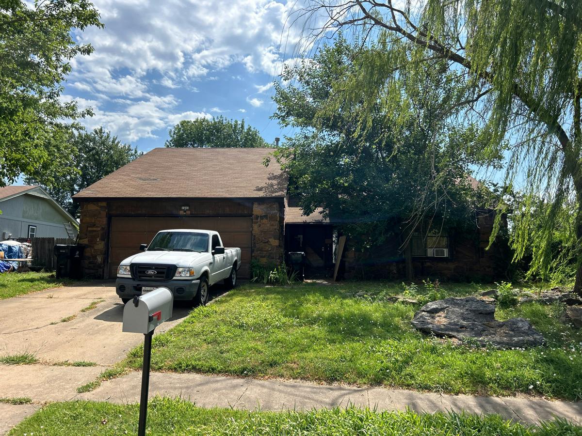 Hickory Ct, Broken Arrow, OK 74012