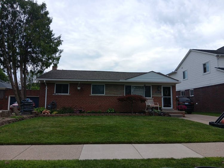 22300 Socia St Saint Clair Shores, MI 48082, Macomb County