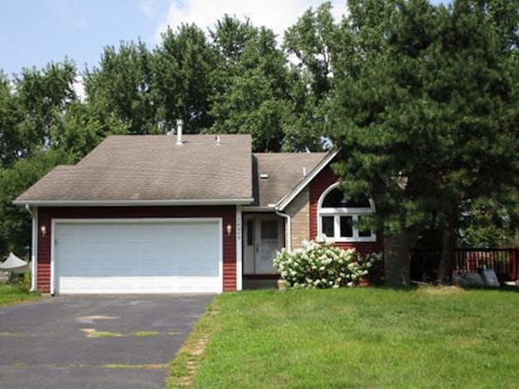 16069 Inglewood Dr Lakeville, MN 55044, Dakota County