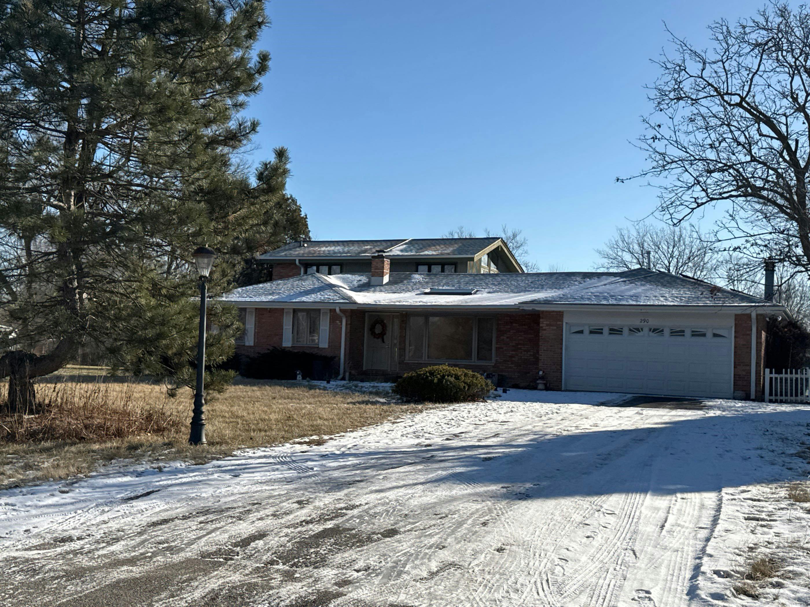 Crescent Knl, Libertyville, IL 60048