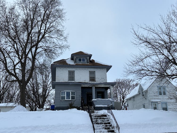 825 N North Av Fairmont, MN 56031, Martin County