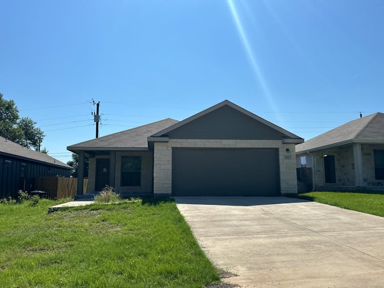 867 Pine Ln Cottonwood Shores, TX 78657, Blanco County