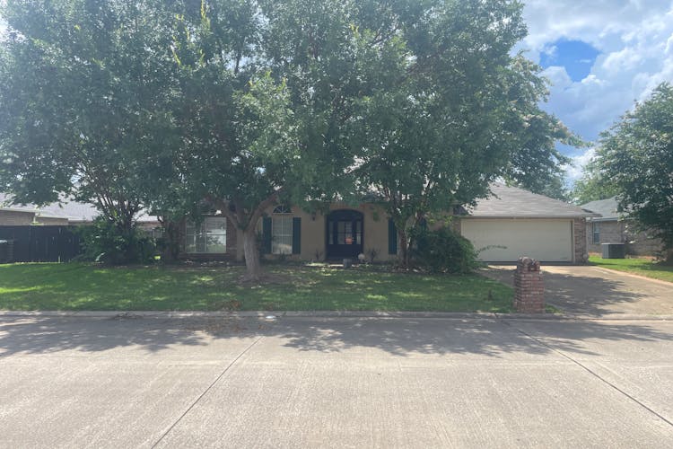 5278 Rue Notre Dame, Alexandria, LA, 71303, USA