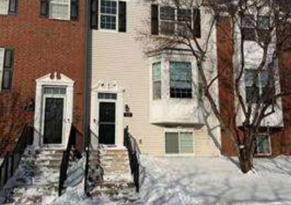 1646 Riverside Dr Shakopee, MN 55379, Scott County