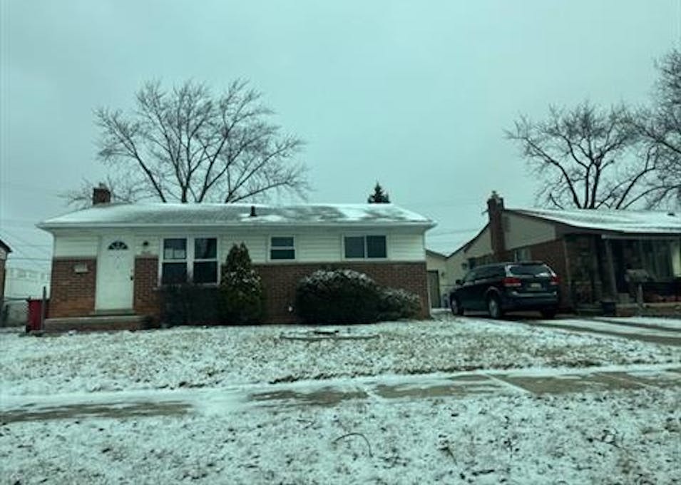 18021 S Wind Drive Fraser, MI 48026, Macomb County