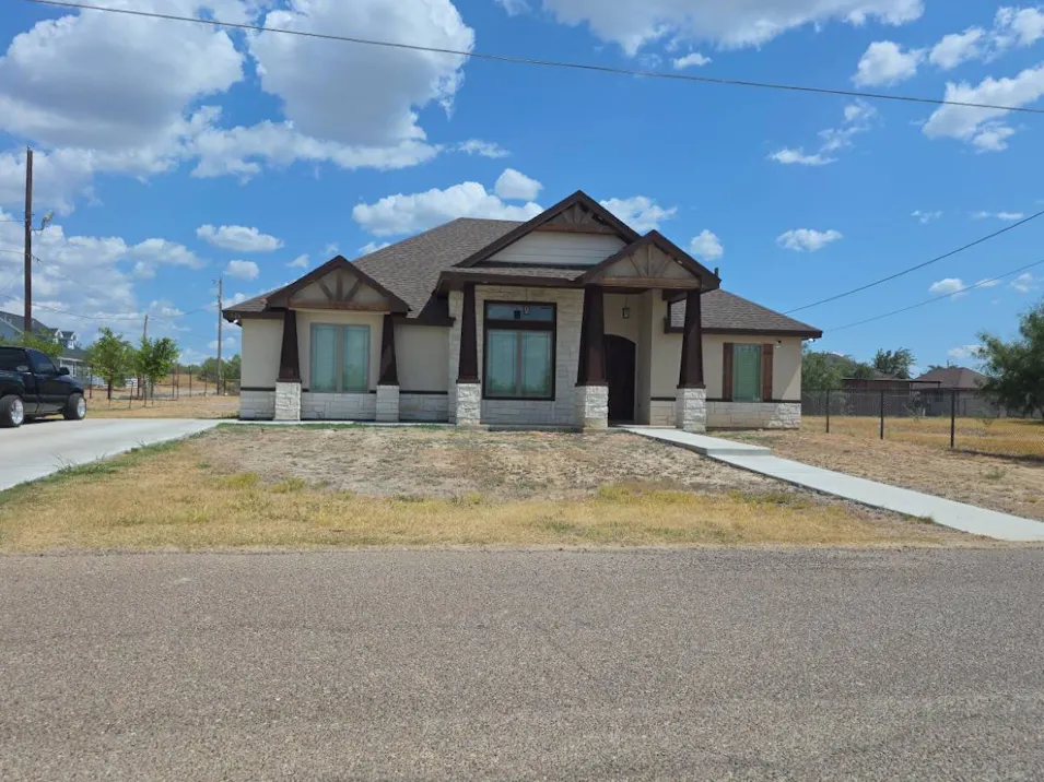 524 Hawk St Zapata, TX 78076, Zapata County