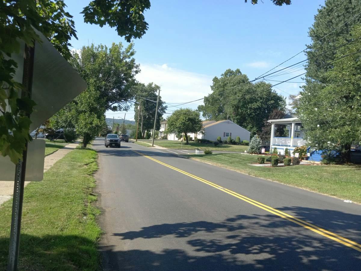 New Market Rd, Dunellen, NJ 08812