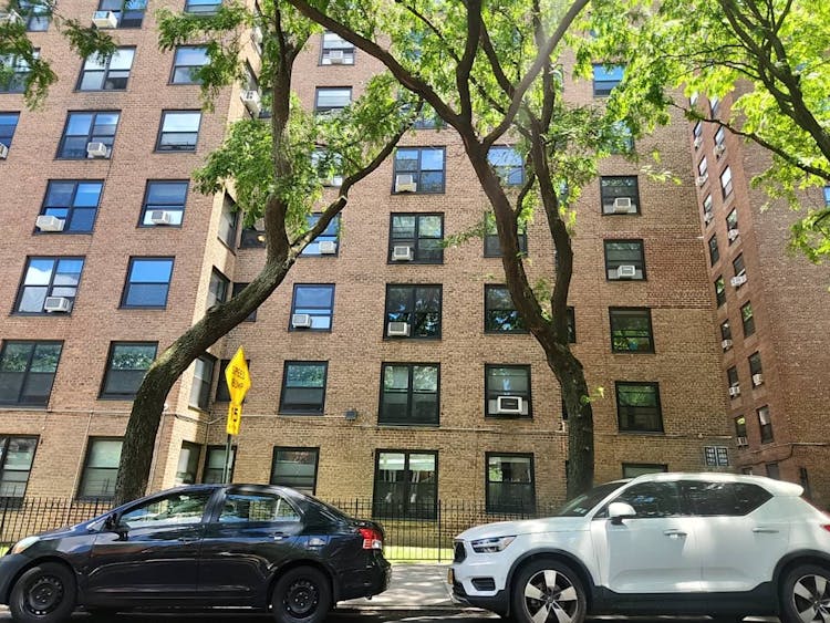 165 Clinton Avenue, Apt. 4j Brooklyn, NY 11205, Kings County