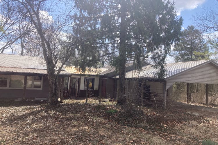 7582 E State Road 54 Bloomfield, IN 47424, Greene County