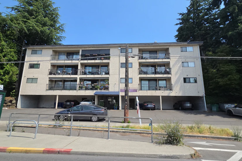 9710 Greenwood Ave N Unit #204