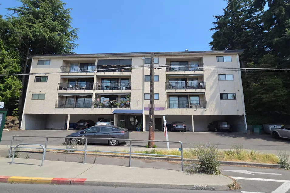 9710 Greenwood Ave N Unit #204 Seattle, WA 98103, King County
