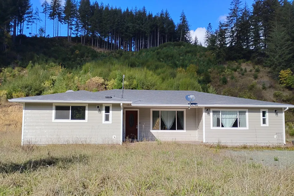 16855 Highway 42 Myrtle Point, OR 97458, Coos County