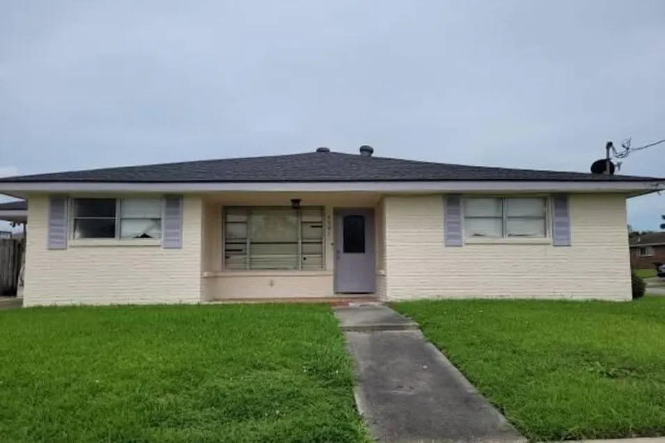 4901 Coronado Drive New Orleans, LA 70127, Orleans County